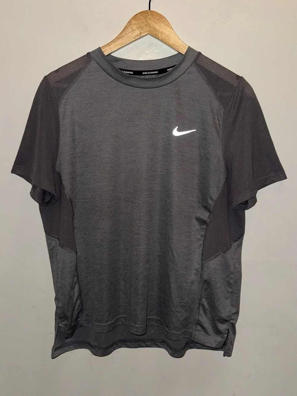 Nike Running Women’s Gray Dri-FIT T-Shirt Size Extra Large